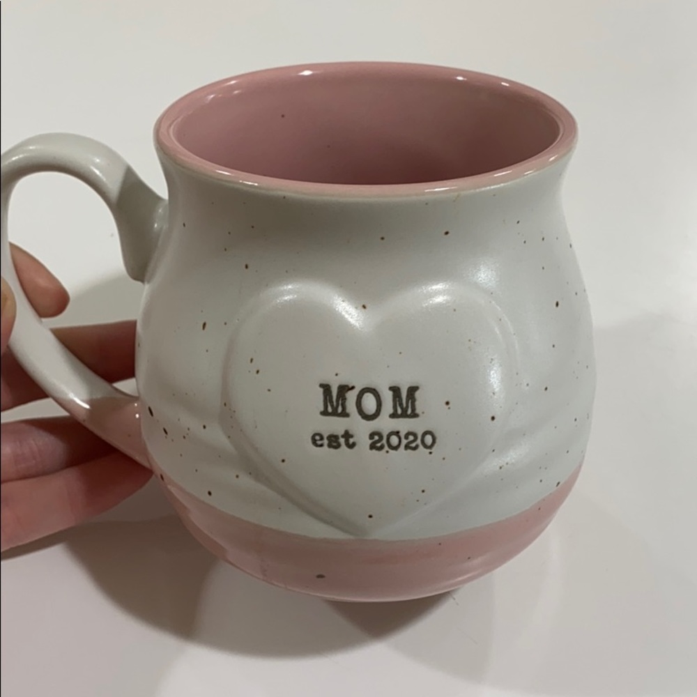 NWOT “Mom” Pink & White Coffee Mug